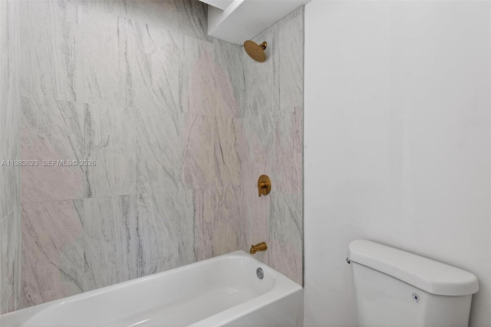 SUNSET PARK LAKE VILLAS S - Residential