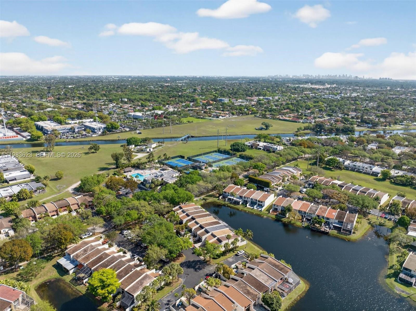 SUNSET PARK LAKE VILLAS S - Residential
