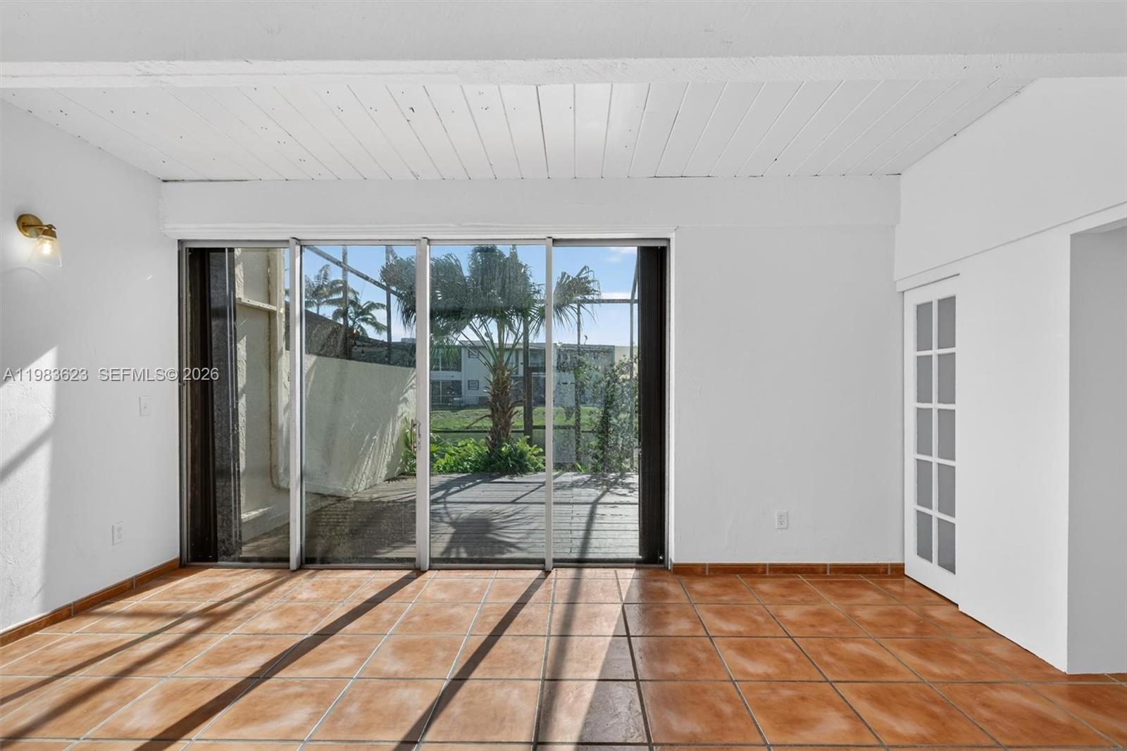 SUNSET PARK LAKE VILLAS S - Residential