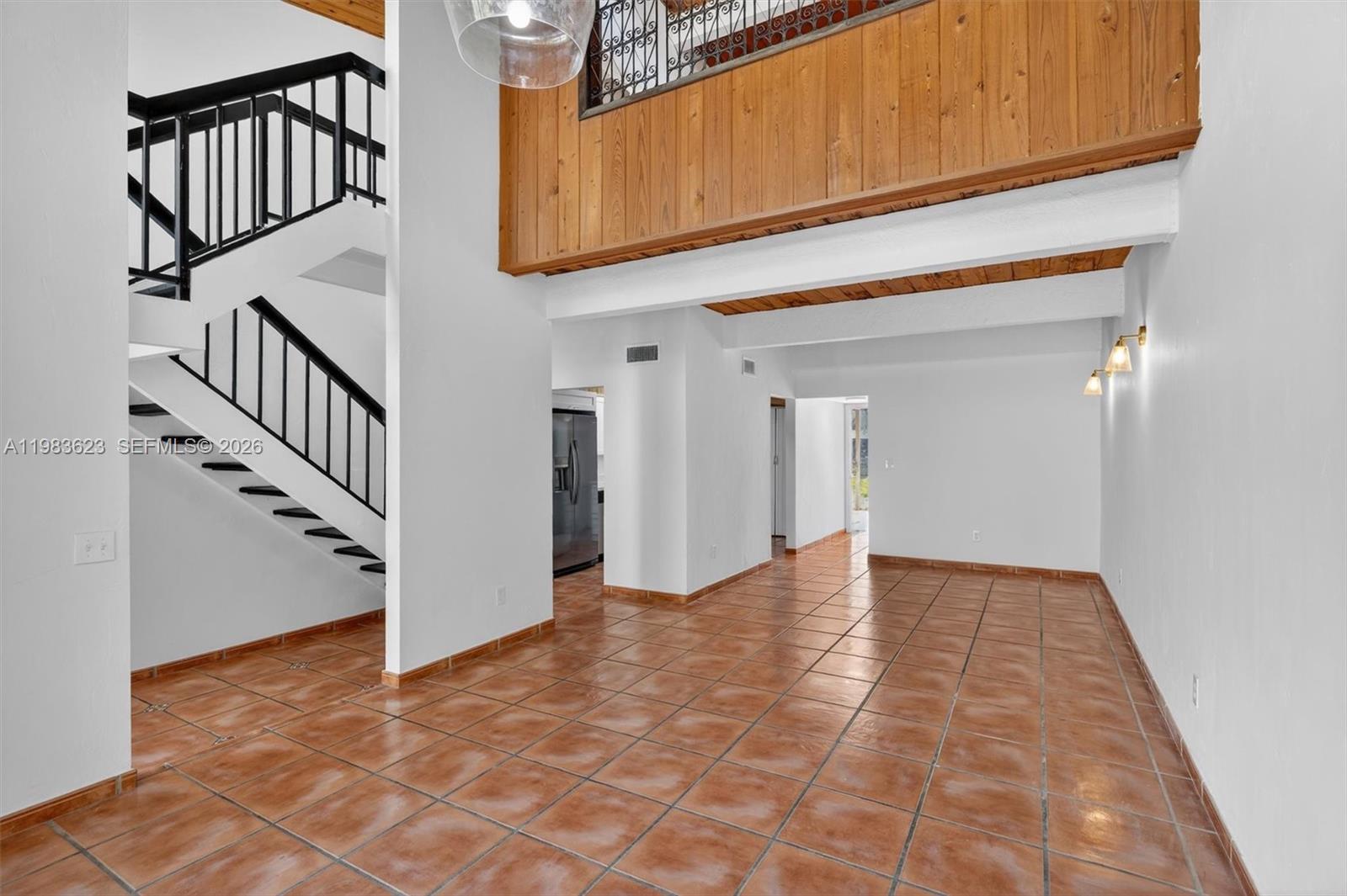 SUNSET PARK LAKE VILLAS S - Residential