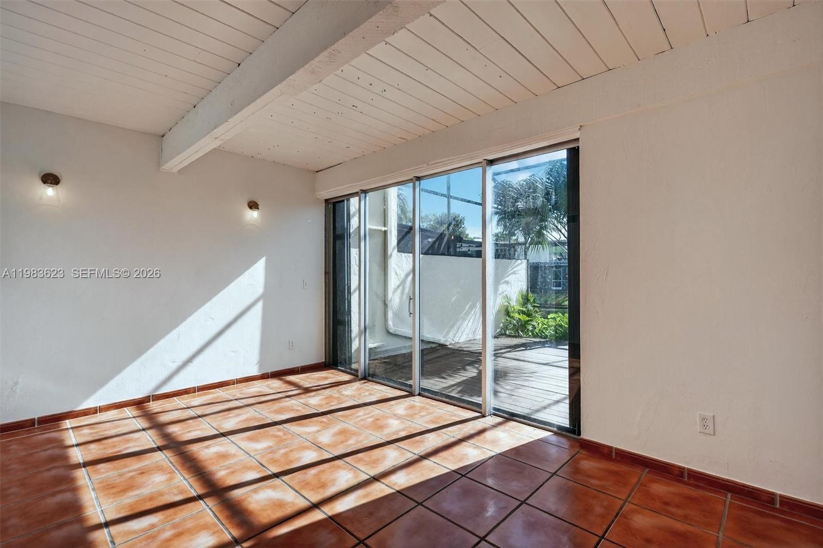 SUNSET PARK LAKE VILLAS S - Residential