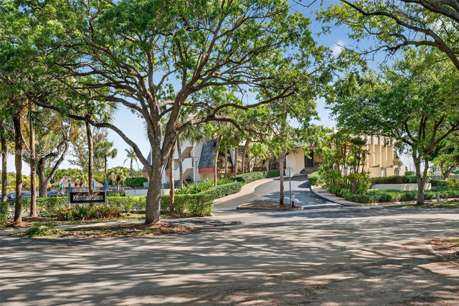 SUNSET PARK LAKE VILLAS S - Residential