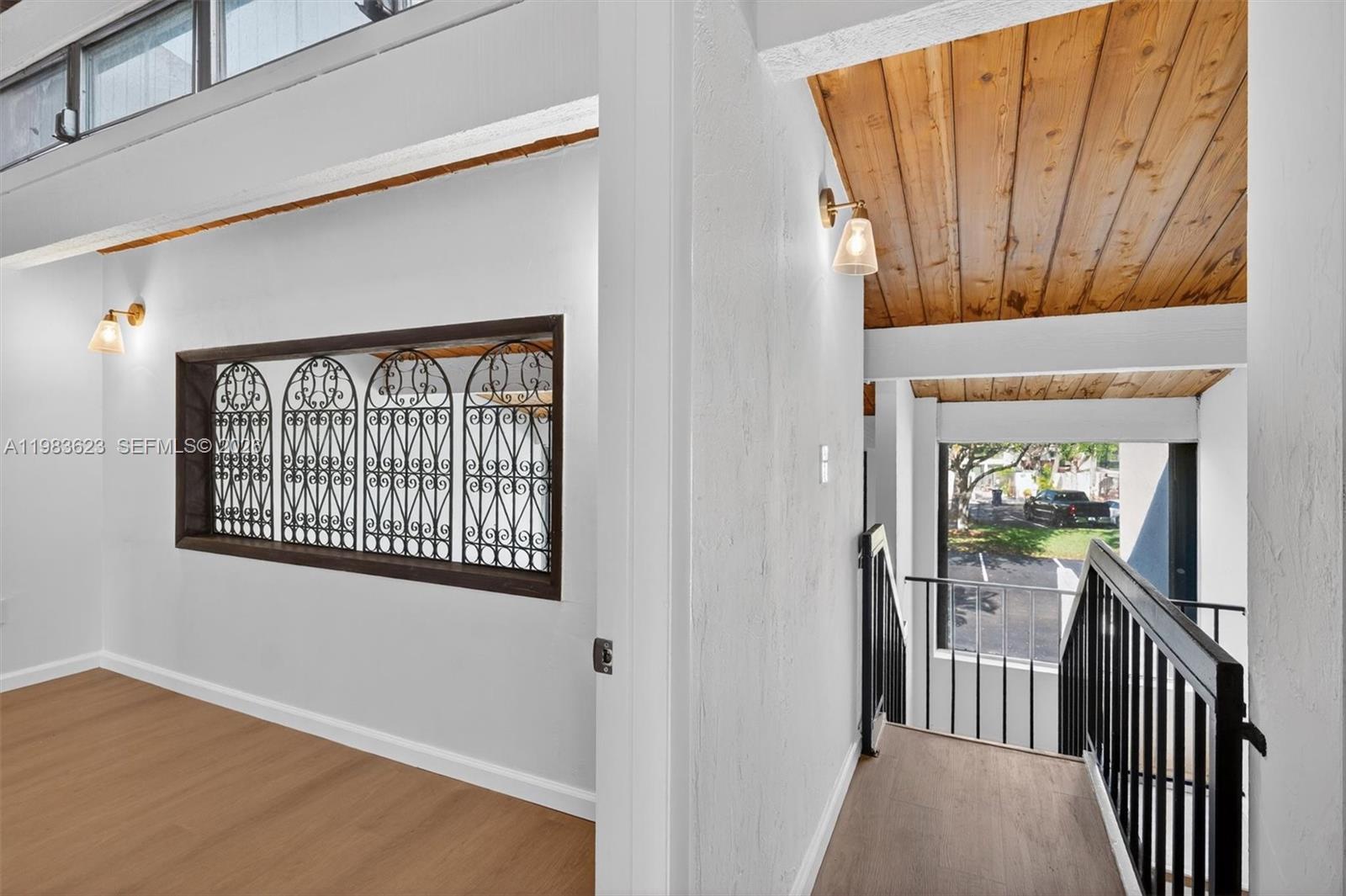 SUNSET PARK LAKE VILLAS S - Residential