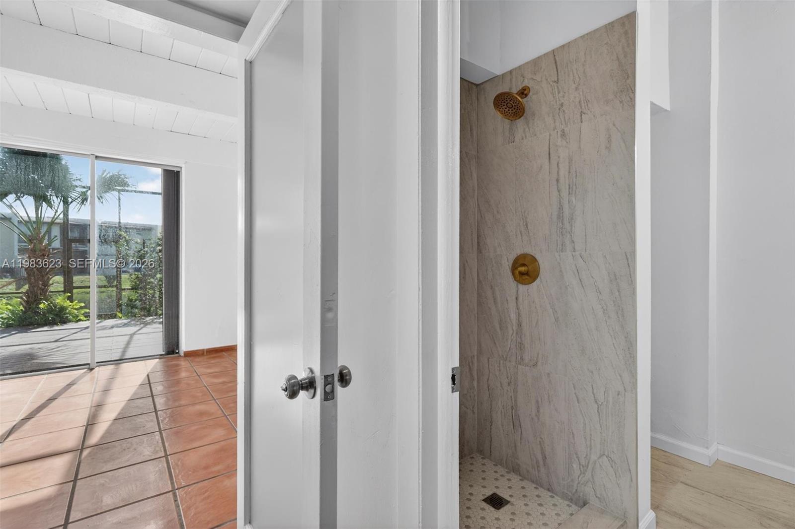 SUNSET PARK LAKE VILLAS S - Residential