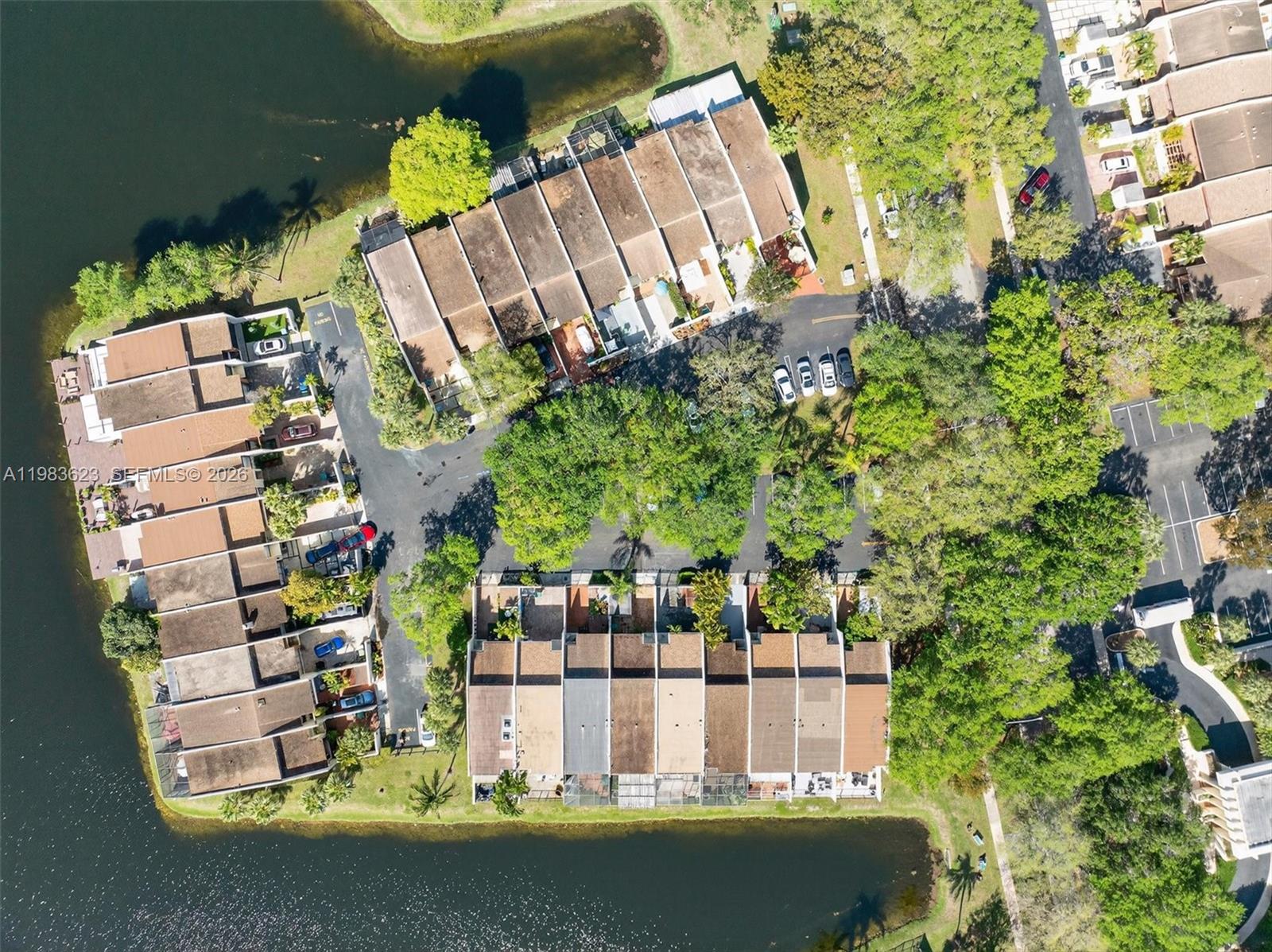 SUNSET PARK LAKE VILLAS S - Residential