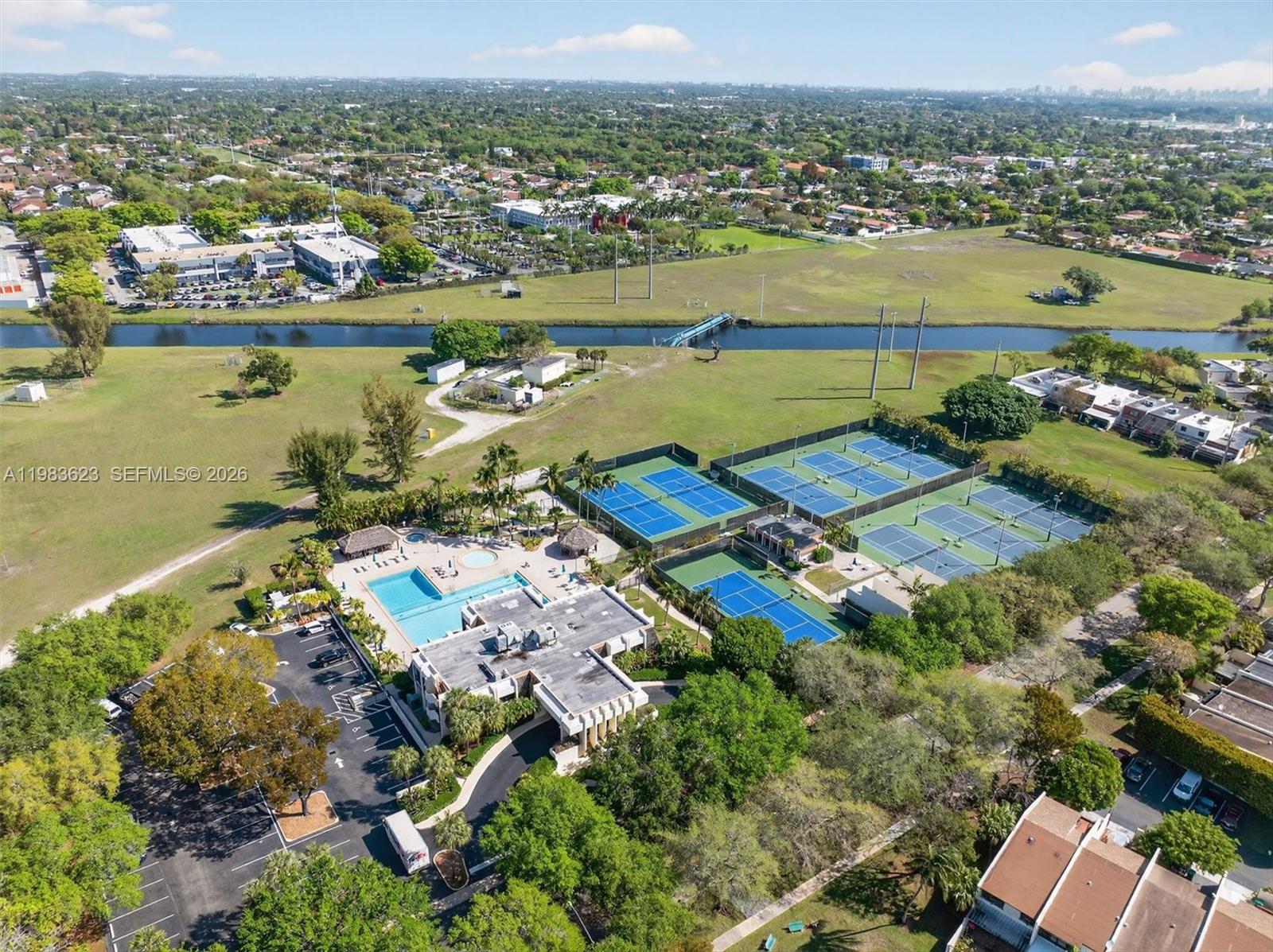 SUNSET PARK LAKE VILLAS S - Residential