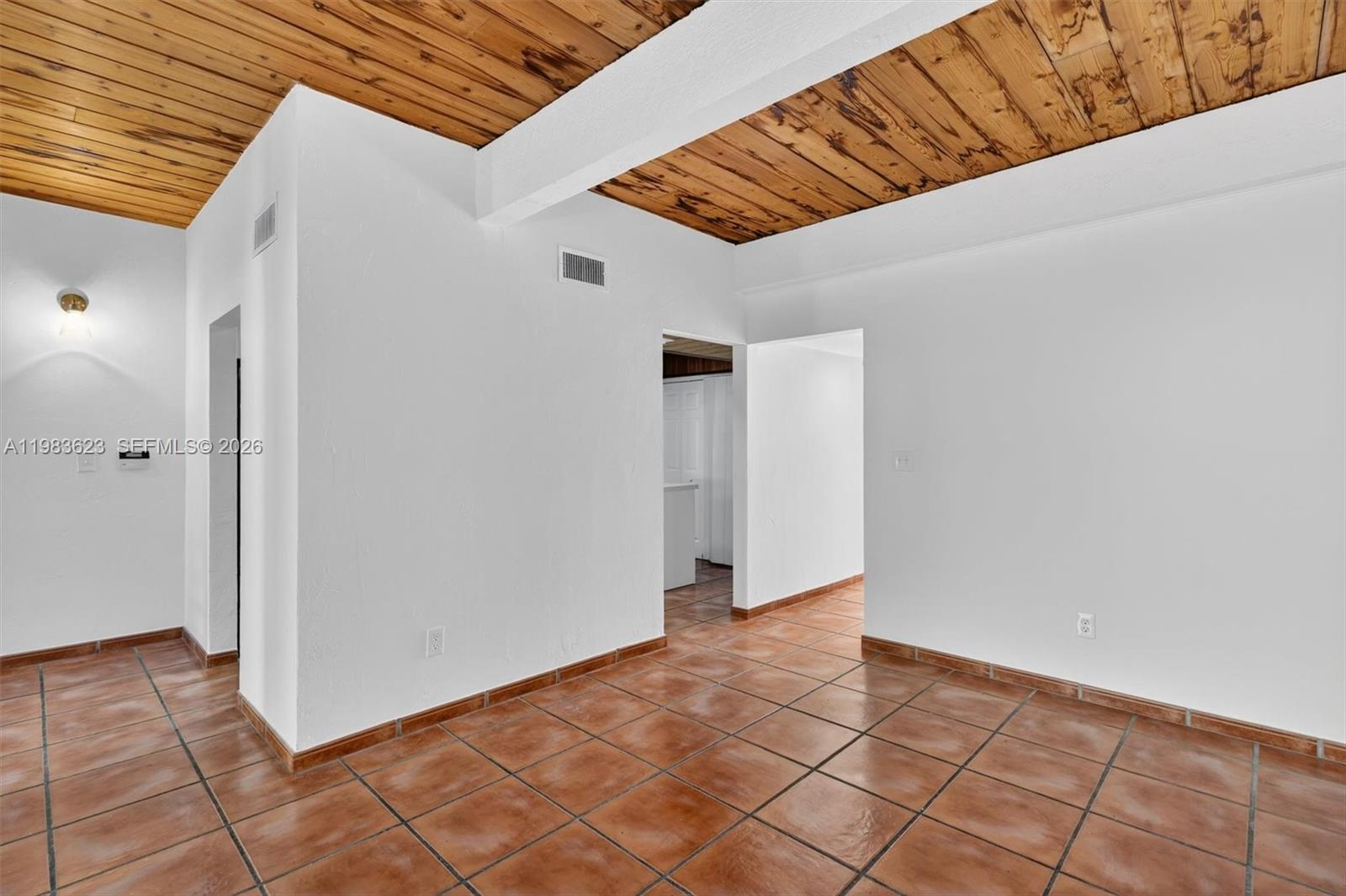 SUNSET PARK LAKE VILLAS S - Residential