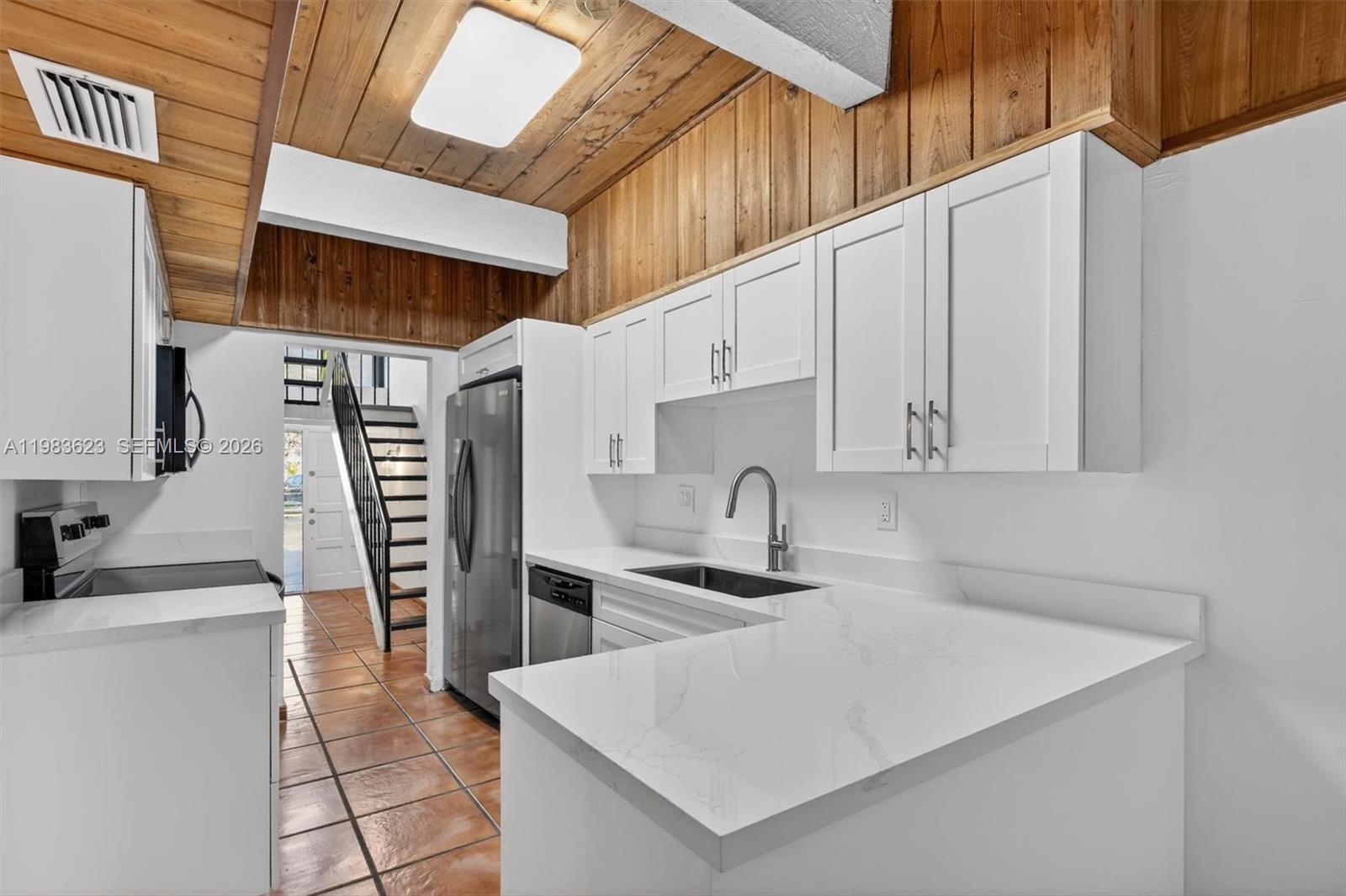 SUNSET PARK LAKE VILLAS S - Residential