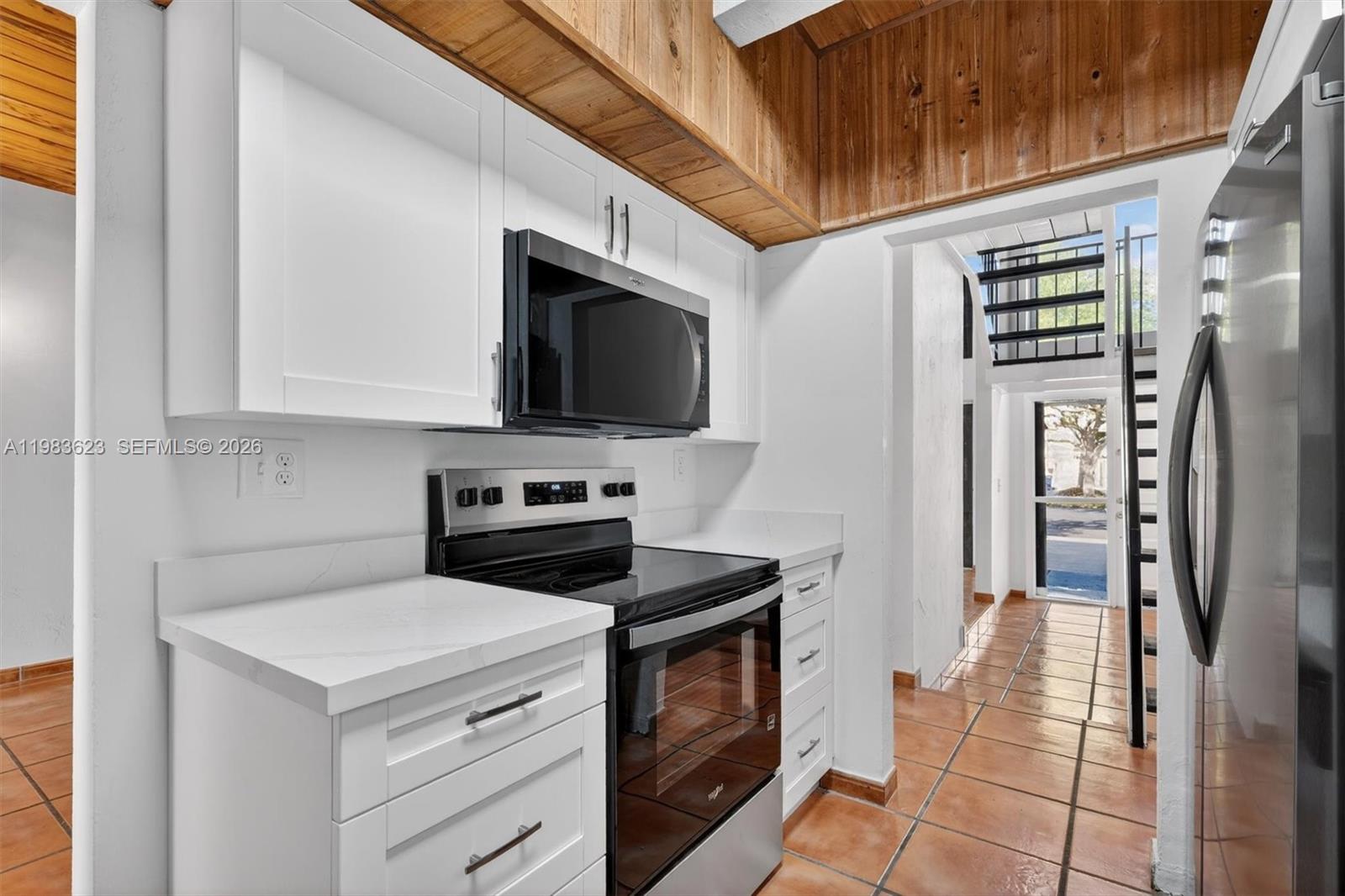 SUNSET PARK LAKE VILLAS S - Residential