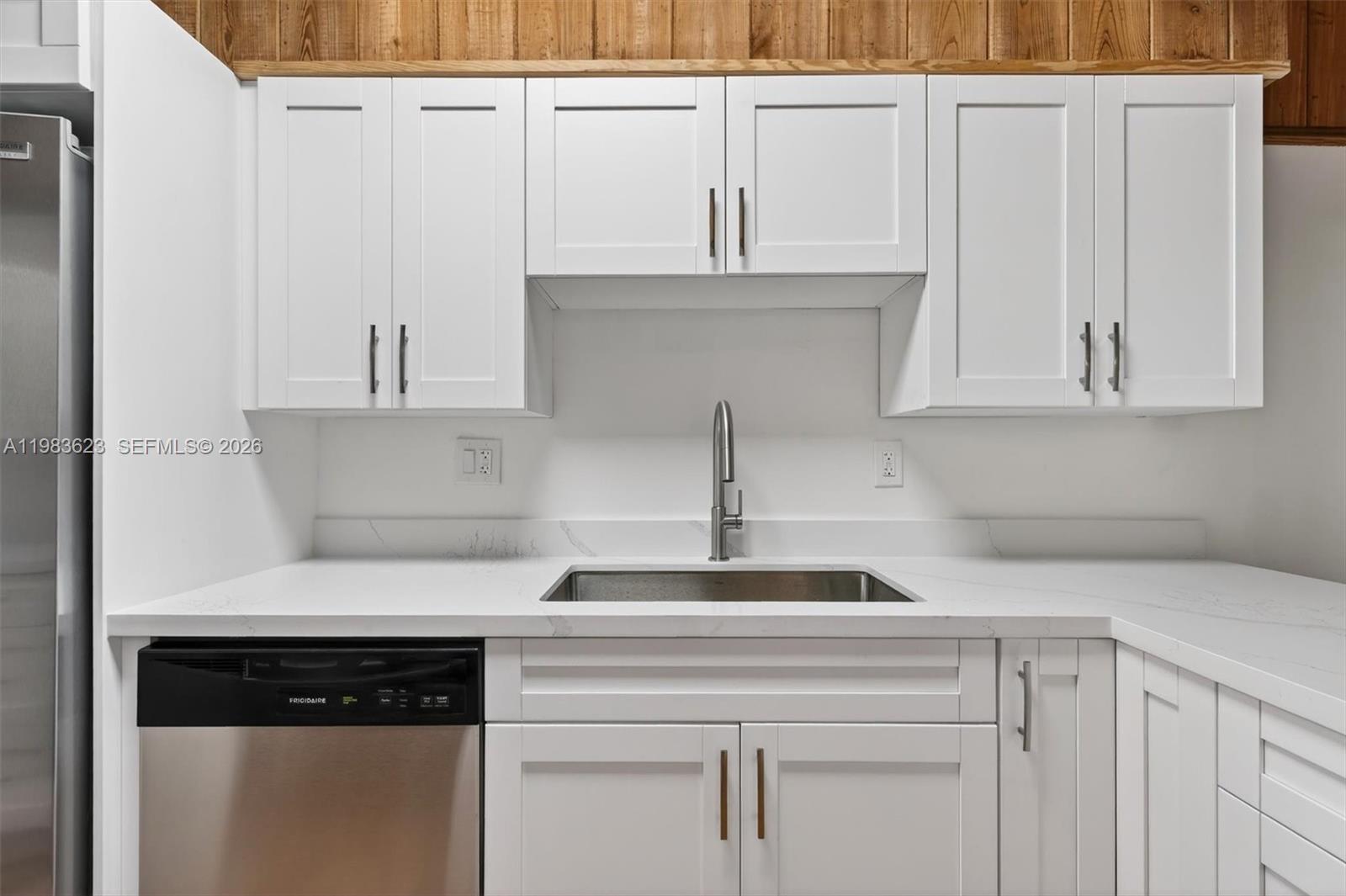 SUNSET PARK LAKE VILLAS S - Residential