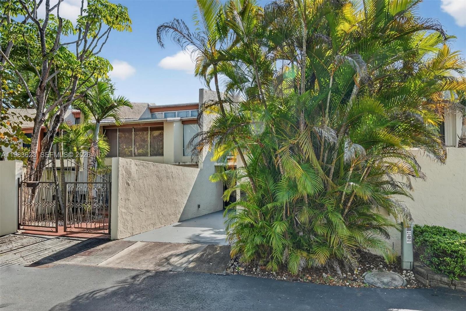 SUNSET PARK LAKE VILLAS S - Residential