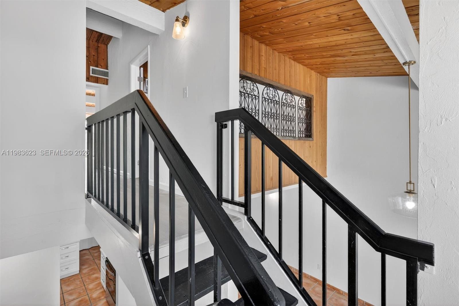 SUNSET PARK LAKE VILLAS S - Residential