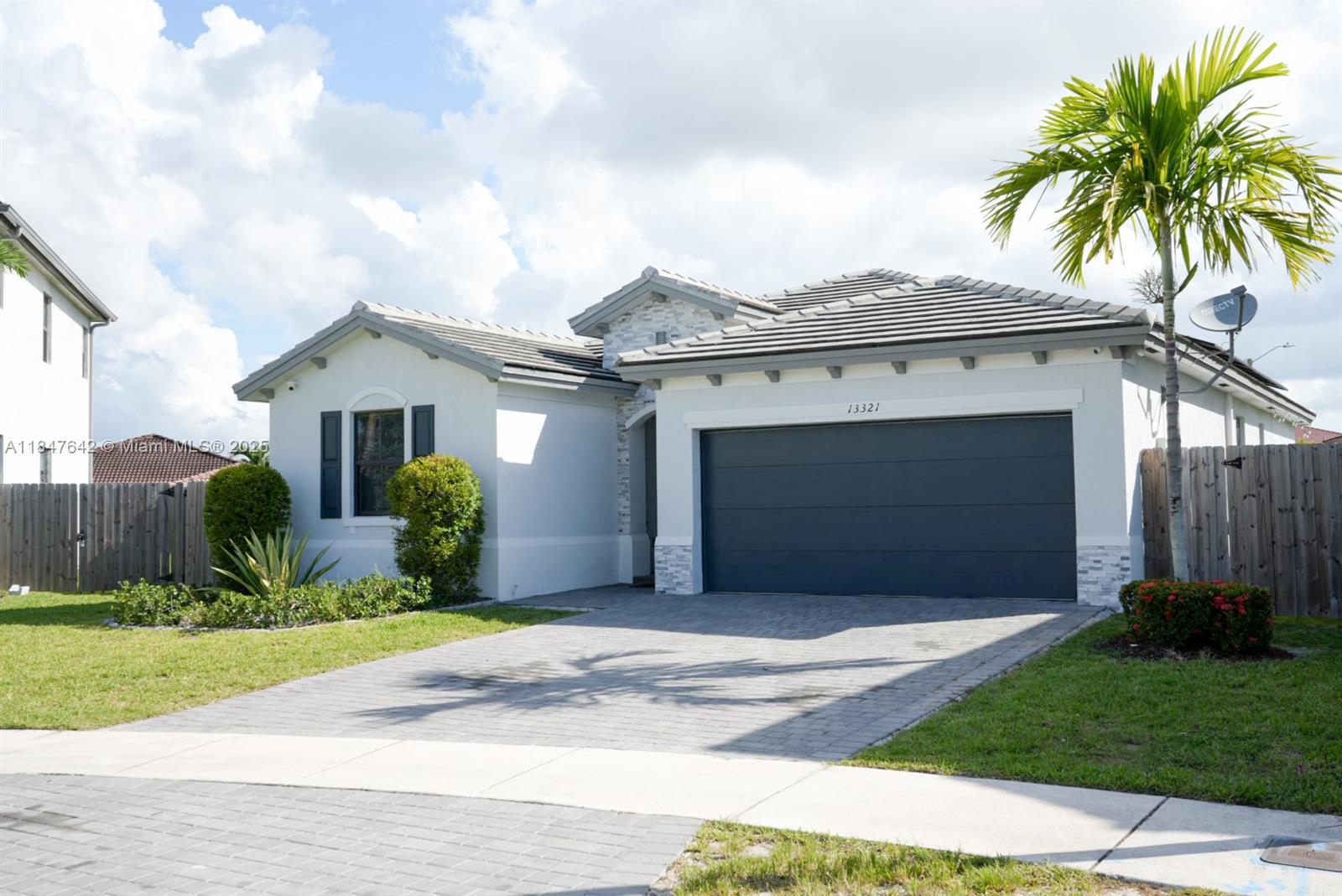 PINE ISLE - Residential