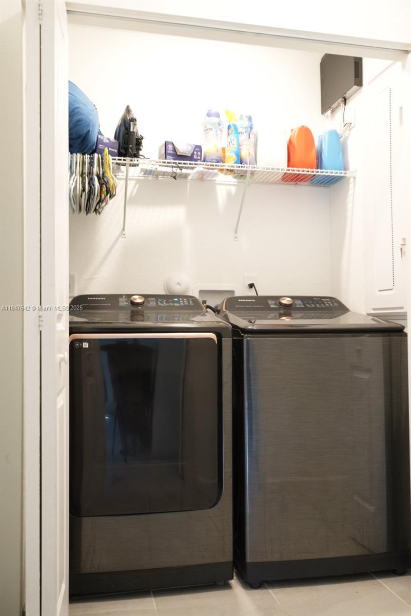 PINE ISLE - Residential