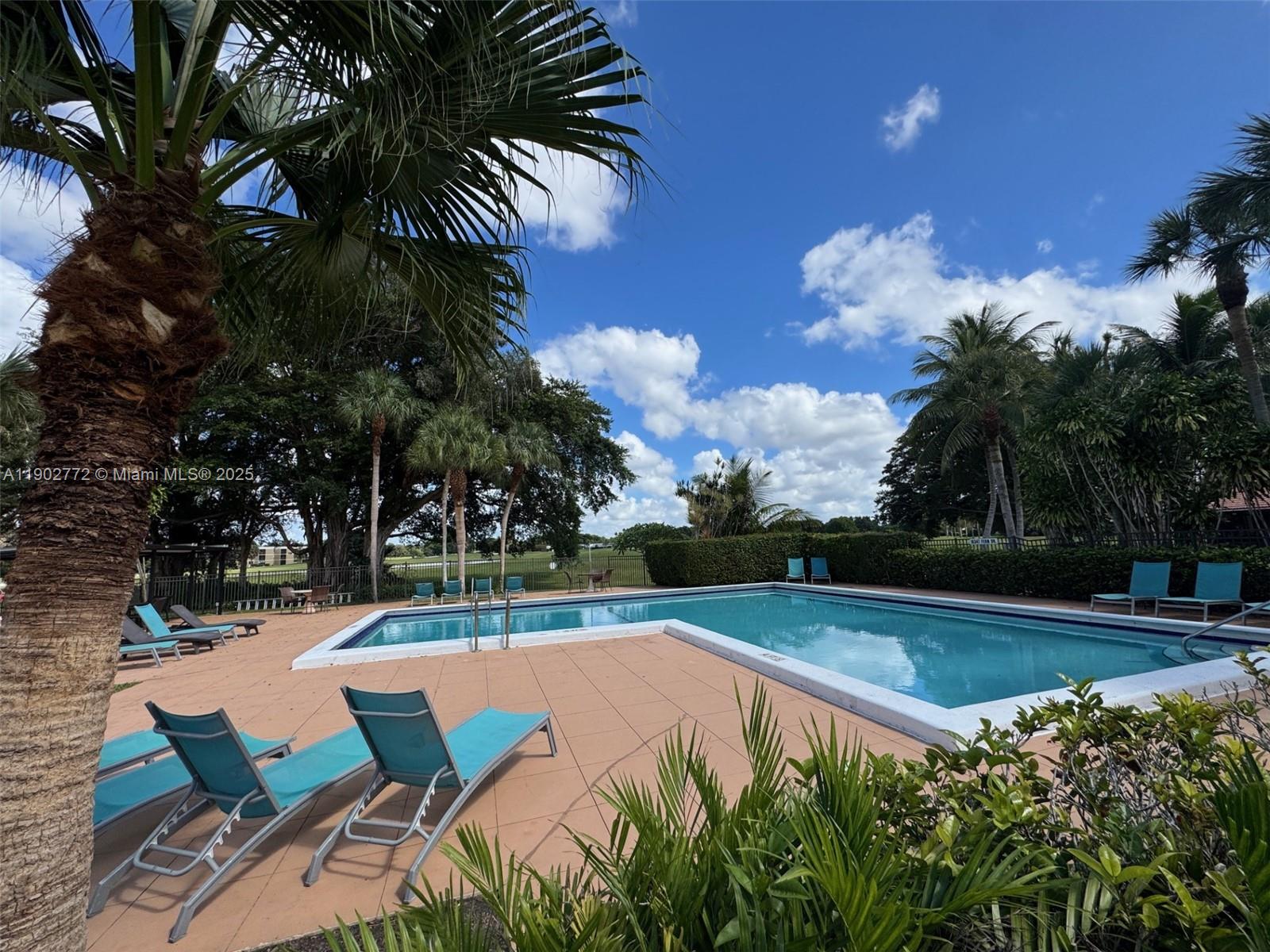 TOWNHOUSE VILLAGE AT BONAV - Residential Lease