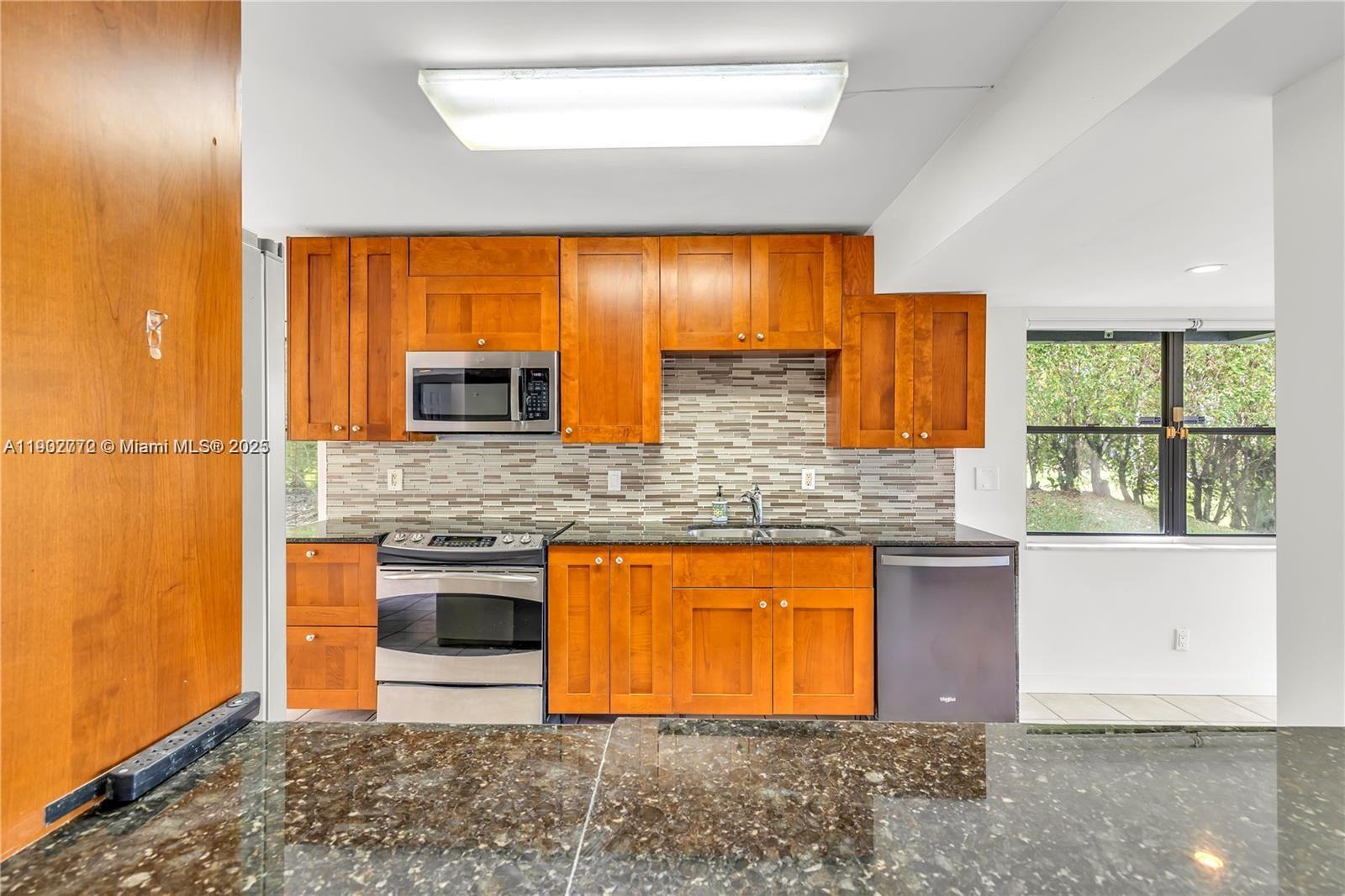 TOWNHOUSE VILLAGE AT BONAV - Residential Lease