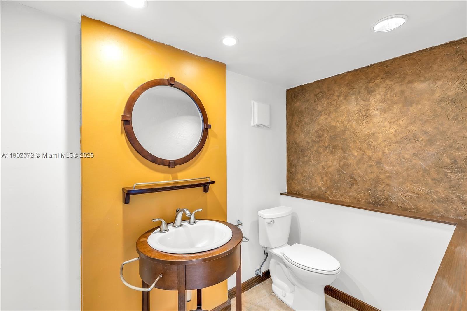 TOWNHOUSE VILLAGE AT BONAV - Residential Lease