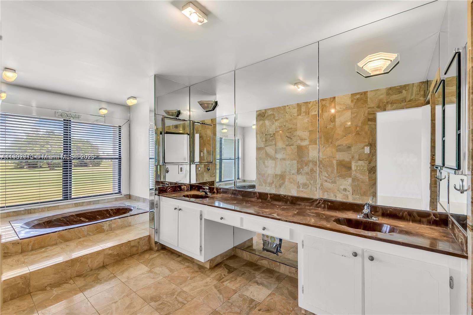 TOWNHOUSE VILLAGE AT BONAV - Residential Lease