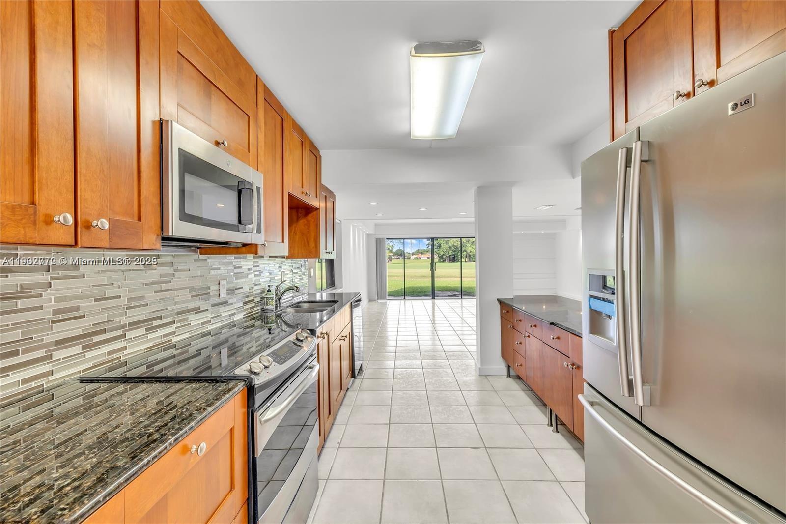 TOWNHOUSE VILLAGE AT BONAV - Residential Lease