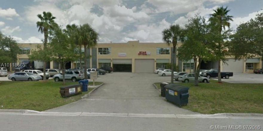 6,800 +/- sq. ft. Units with warehouse cross access
600 +/- sq. ft. office area (first floors)
1,200 +/- sq. ft. mezzanine storage (second Floor)
5,000+/- sq. ft. warehouse area
9 parking spaces
22’+/- clear ceiling height
25’ recessed double wide dock height door