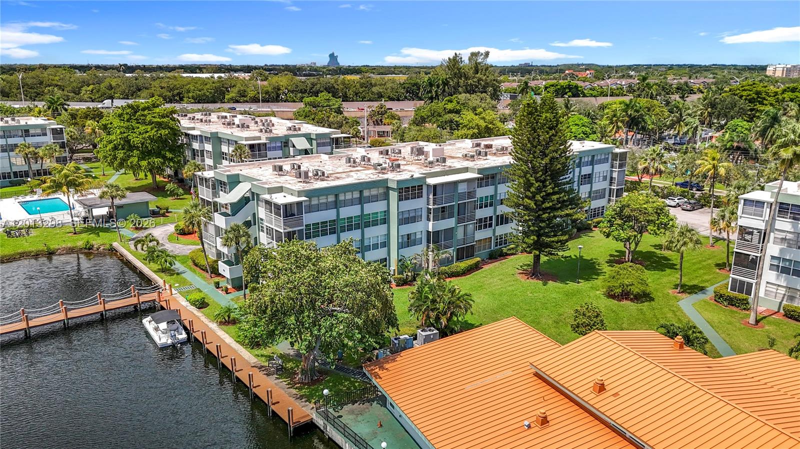 WATERGATE CONDOMINIUM NO - Residential