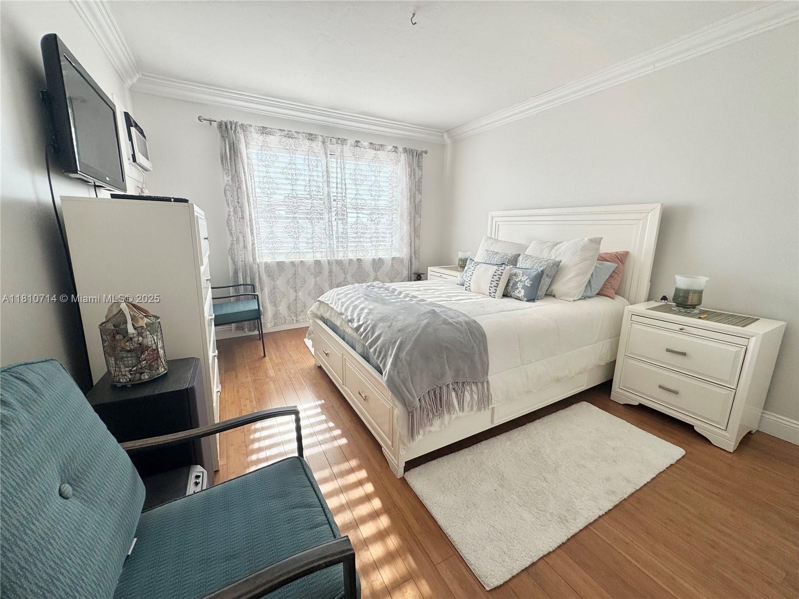 200 S Birch Rd 606
