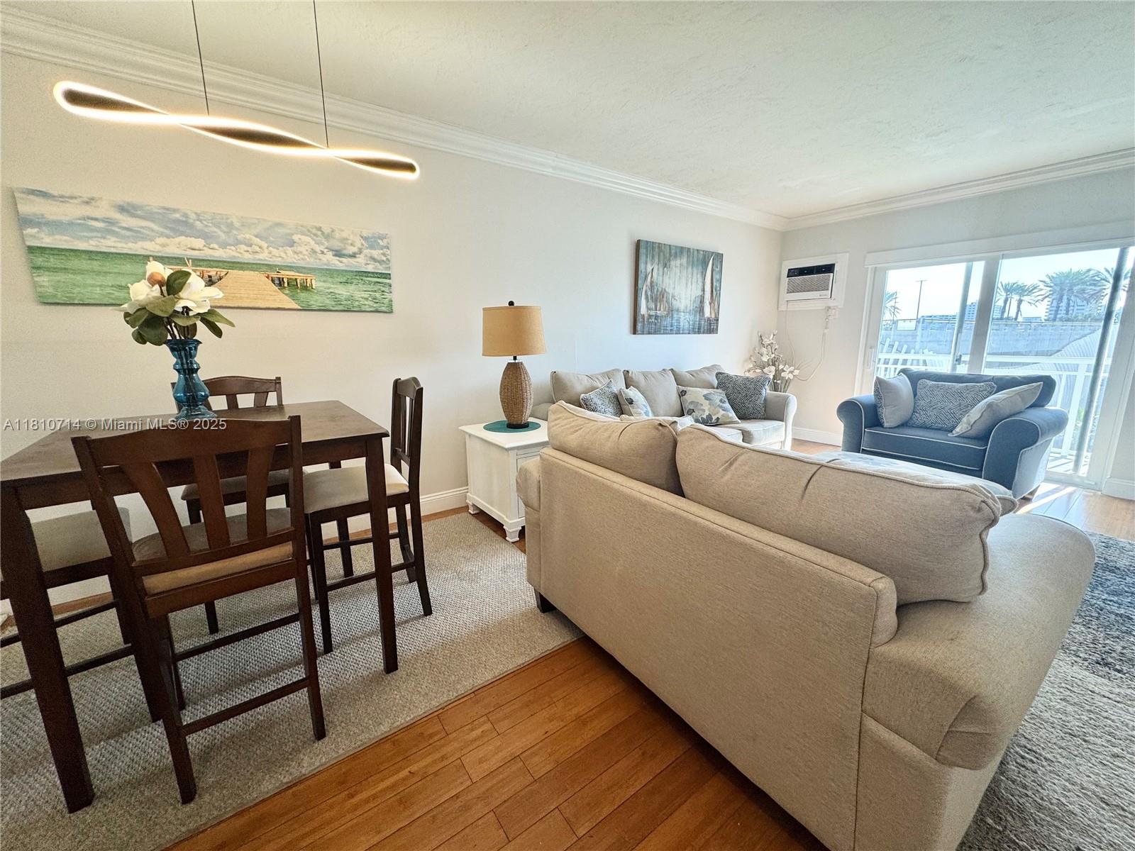 200 S Birch Rd 606