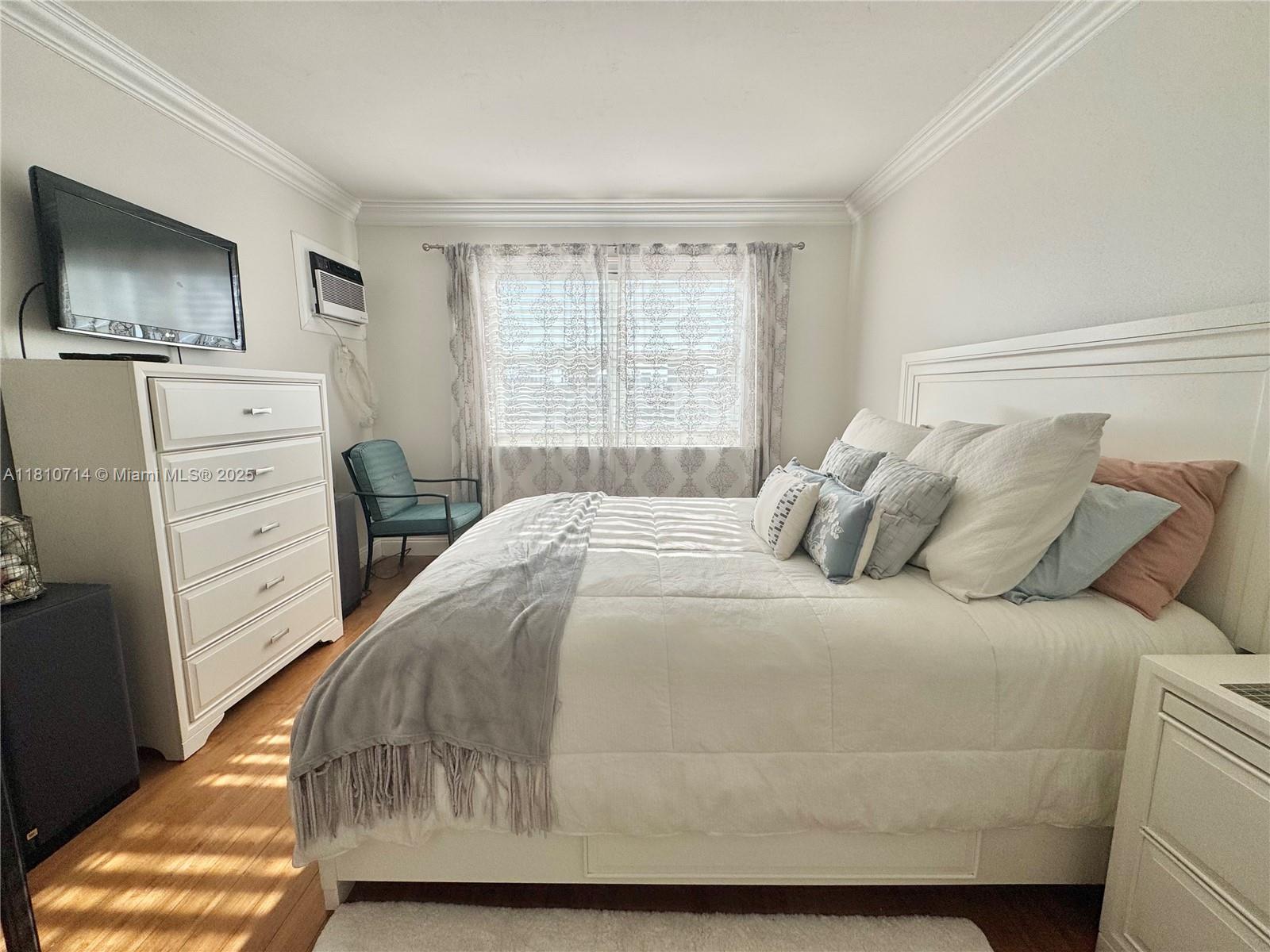 200 S Birch Rd 606