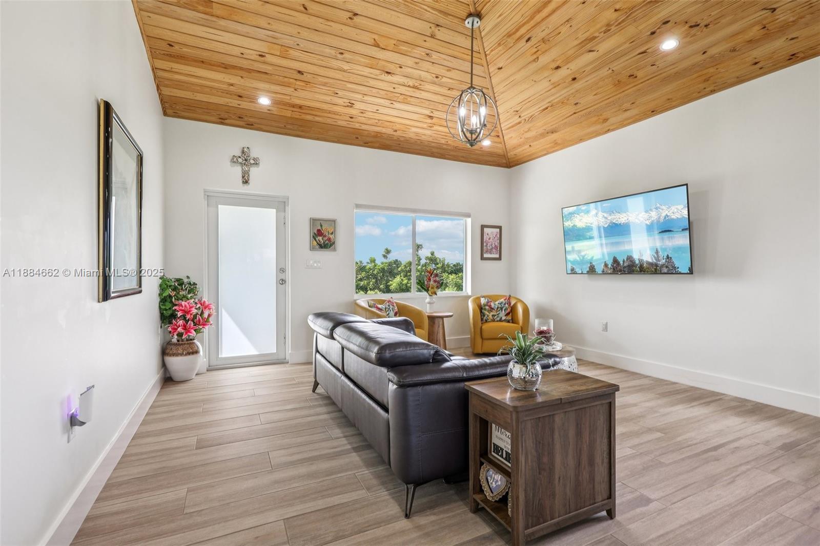 Coconut Palm Estate Un B - Residential