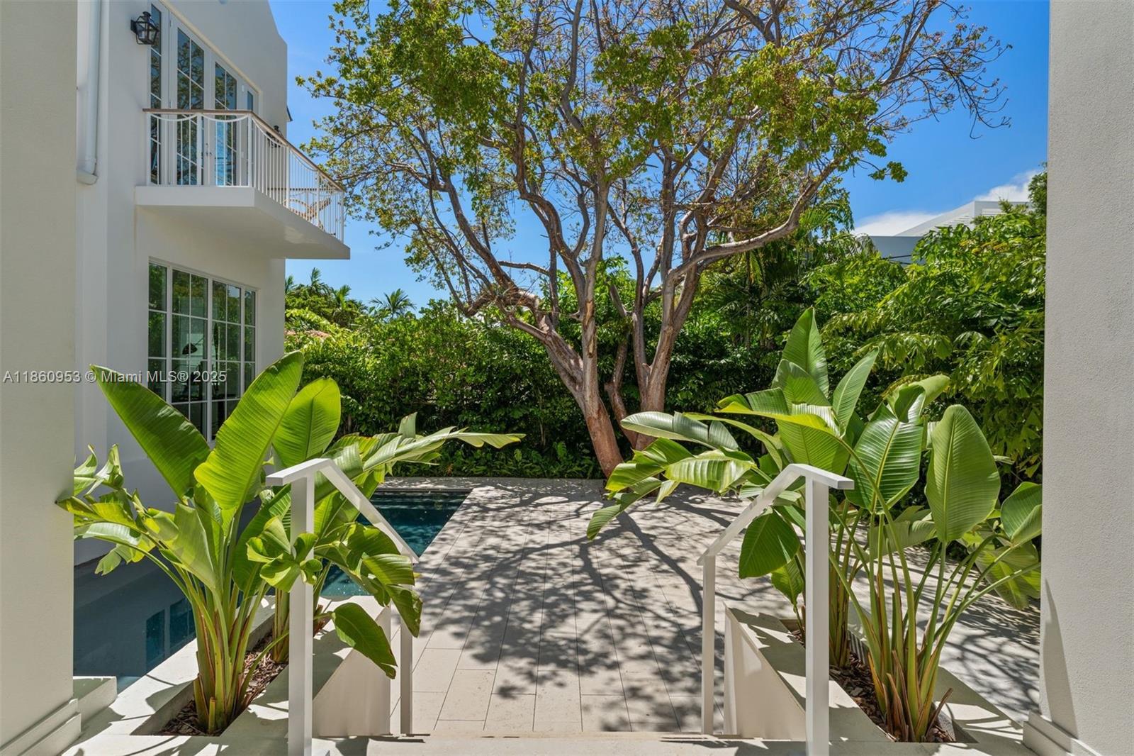 TROPICAL ISLE HOMES SUB 4 - Residential