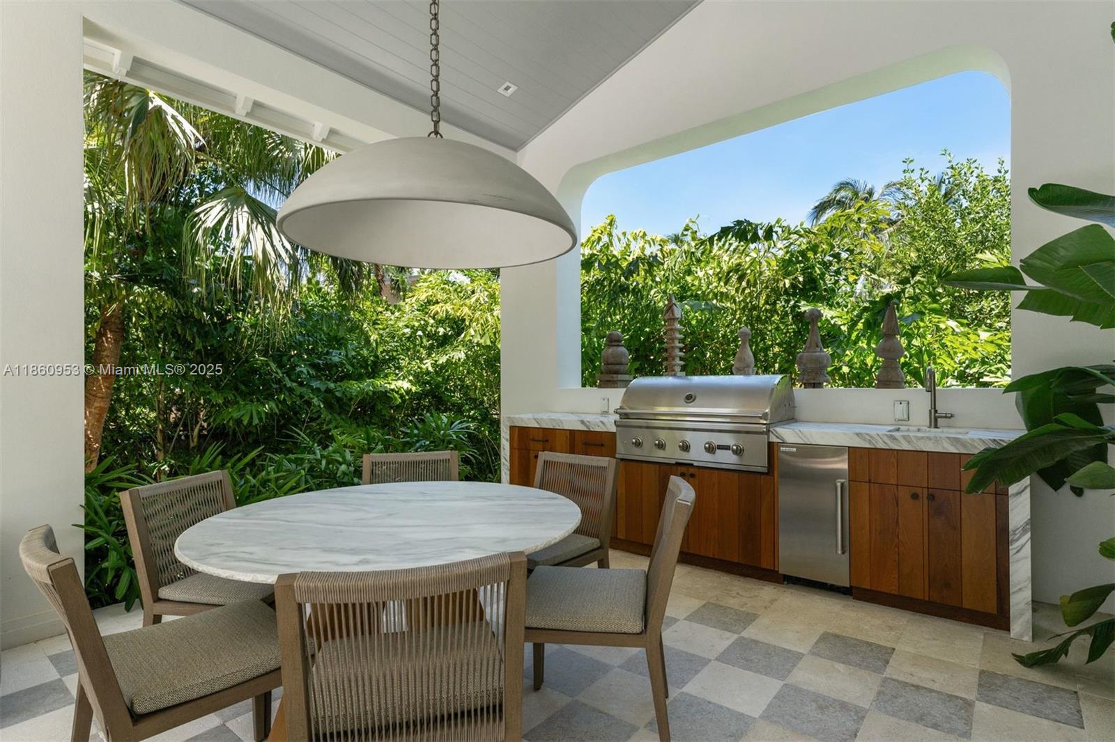 TROPICAL ISLE HOMES SUB 4 - Residential