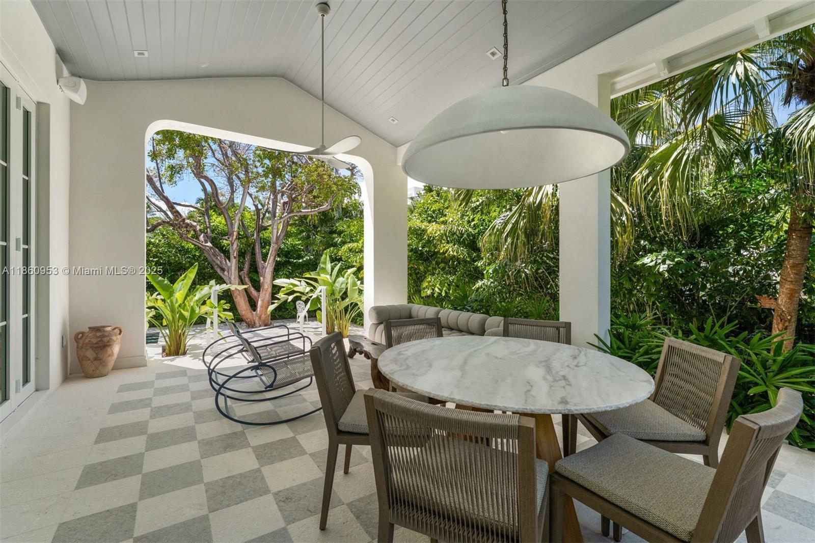 TROPICAL ISLE HOMES SUB 4 - Residential