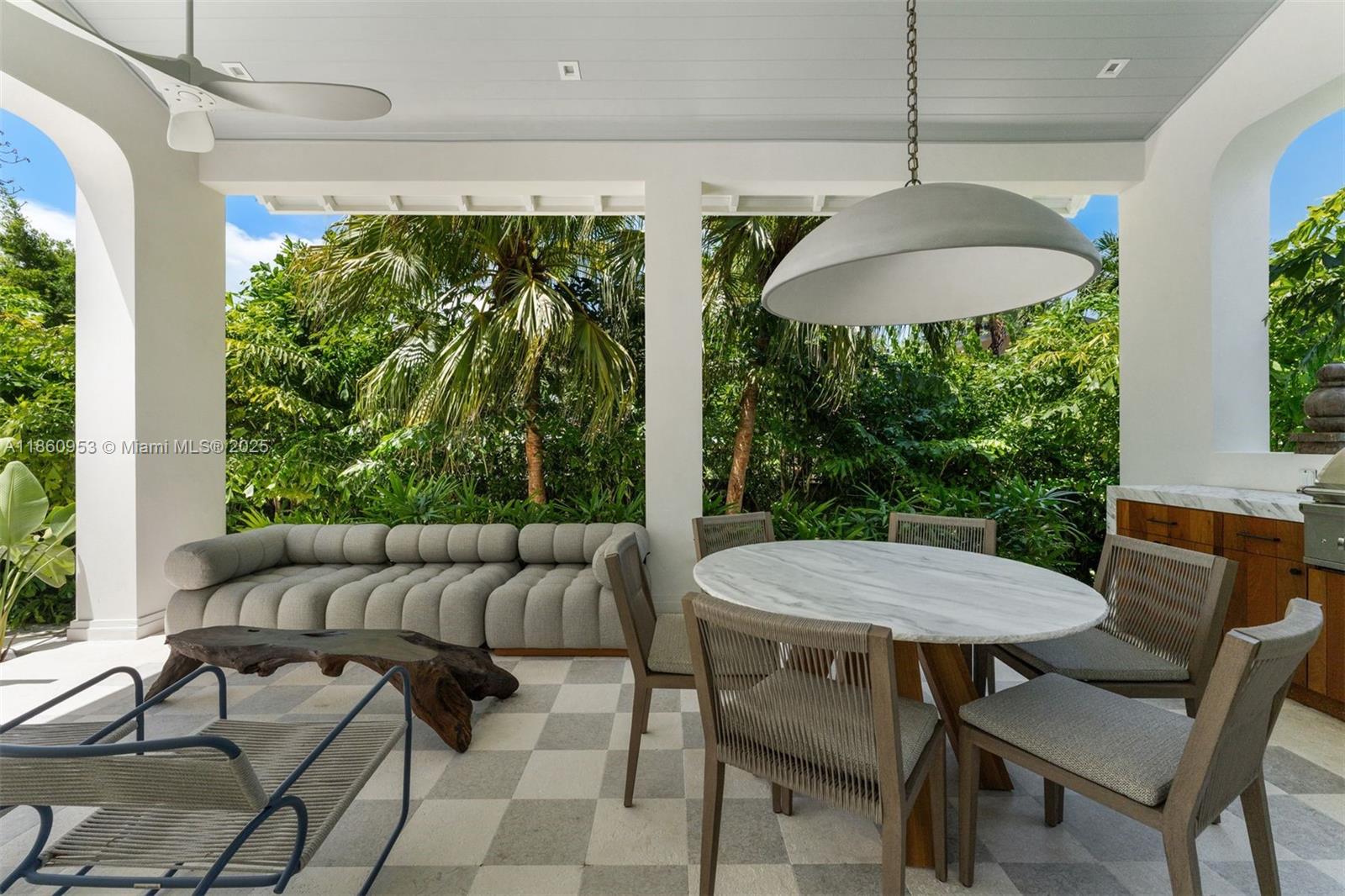 TROPICAL ISLE HOMES SUB 4 - Residential