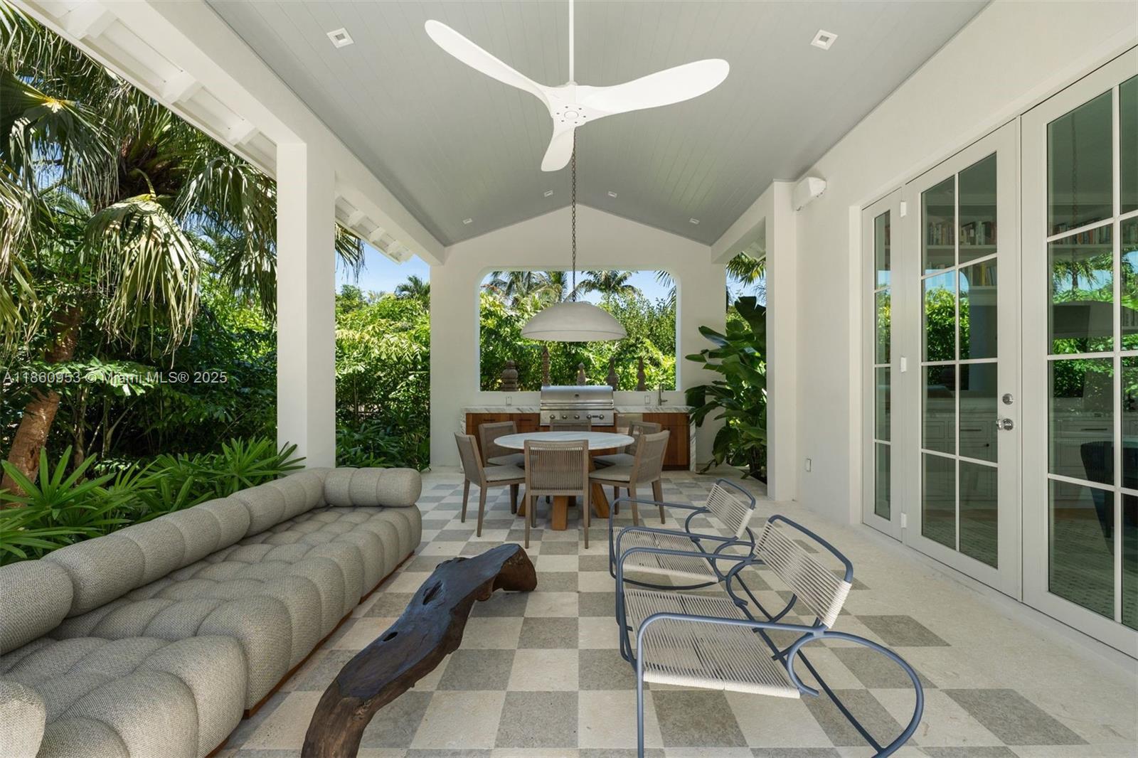 TROPICAL ISLE HOMES SUB 4 - Residential