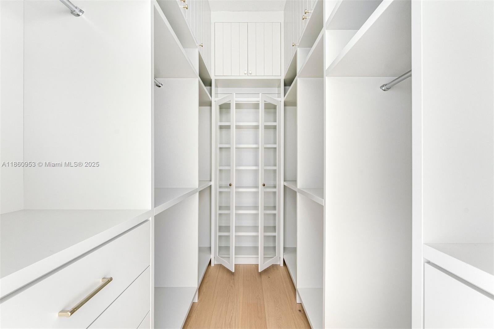 TROPICAL ISLE HOMES SUB 4 - Residential