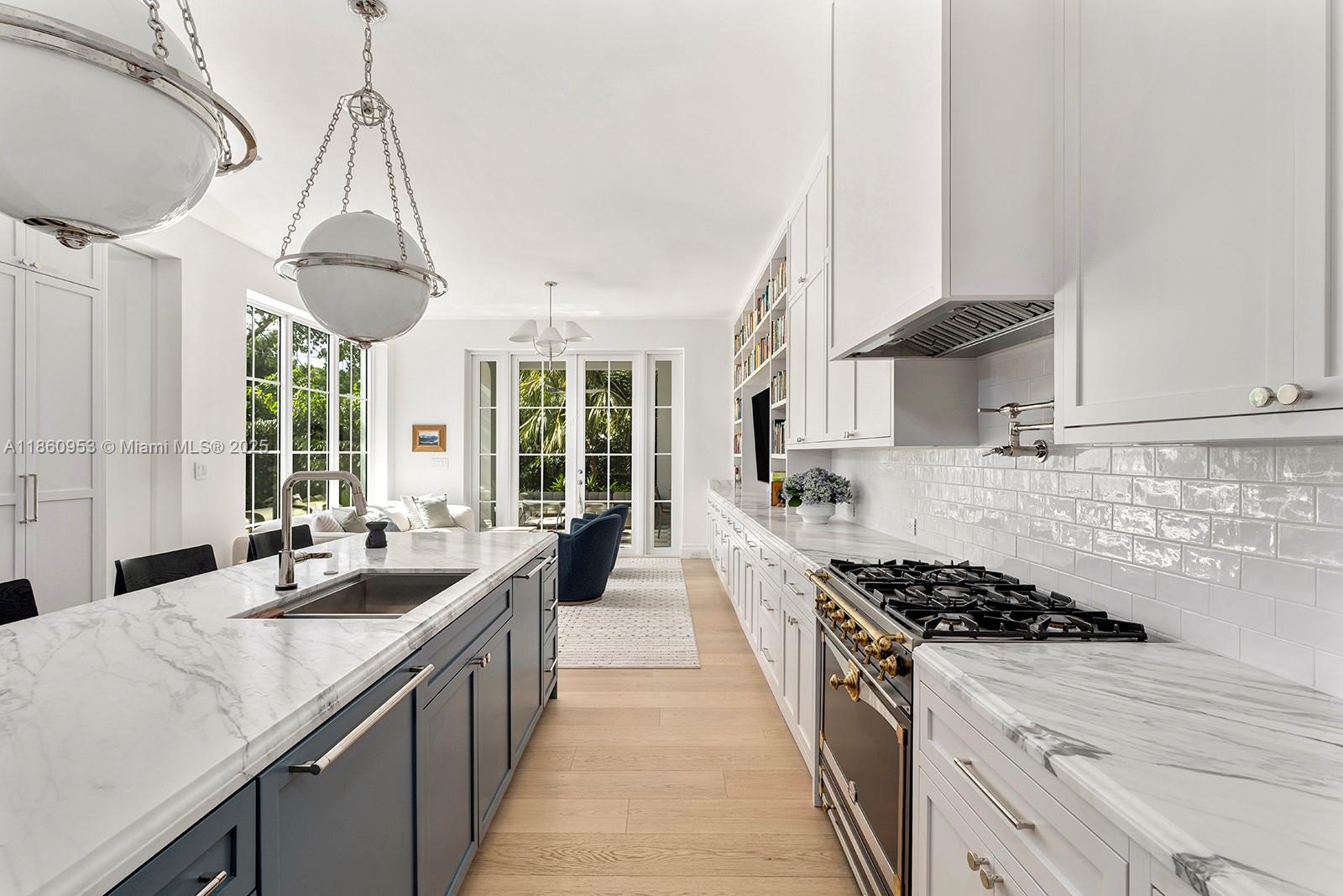 TROPICAL ISLE HOMES SUB 4 - Residential