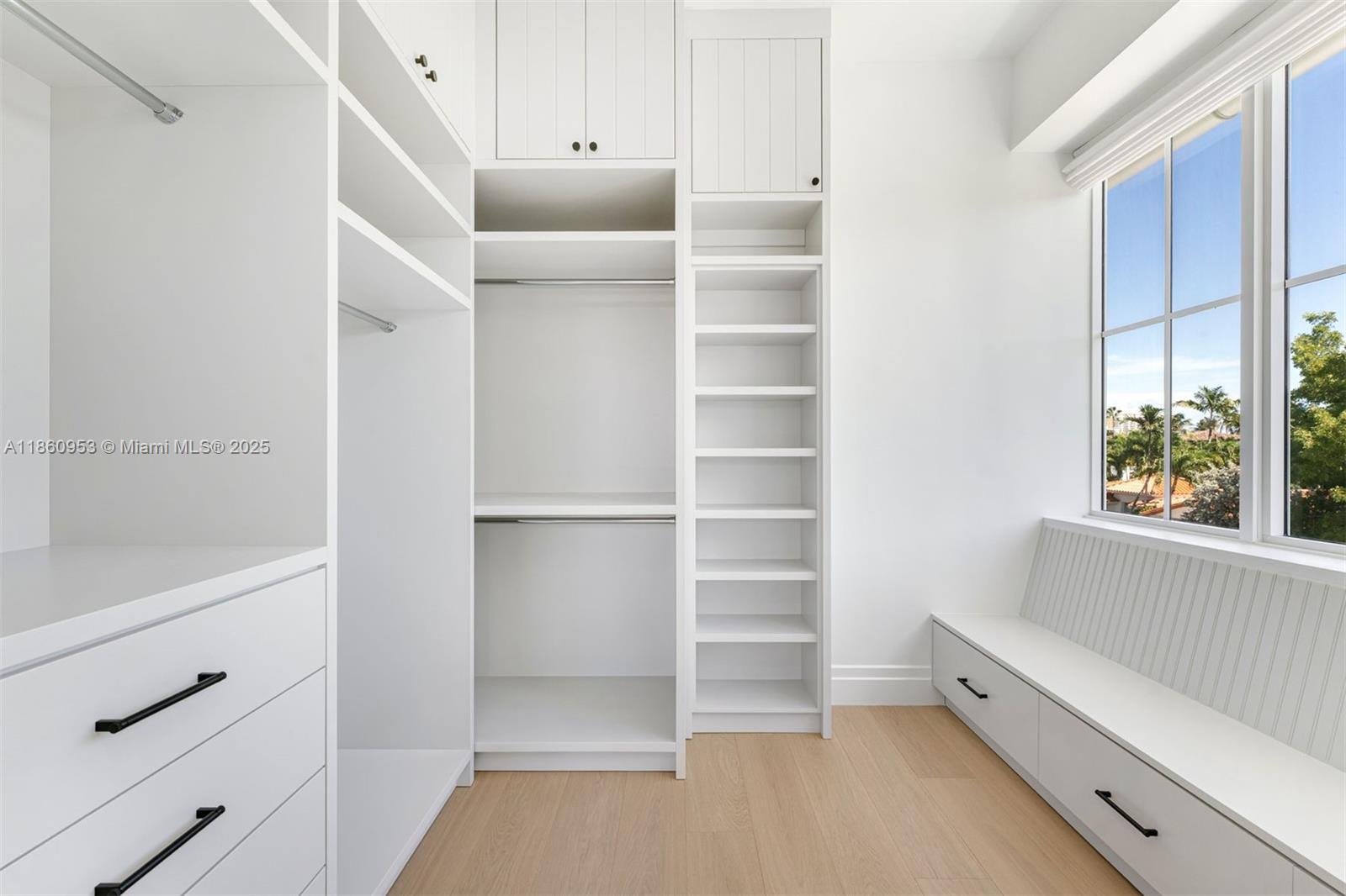 TROPICAL ISLE HOMES SUB 4 - Residential