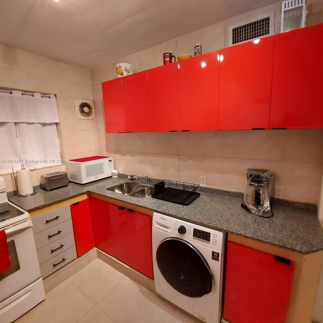 HOLIDAY TOWERS CONDO - Residential Lease