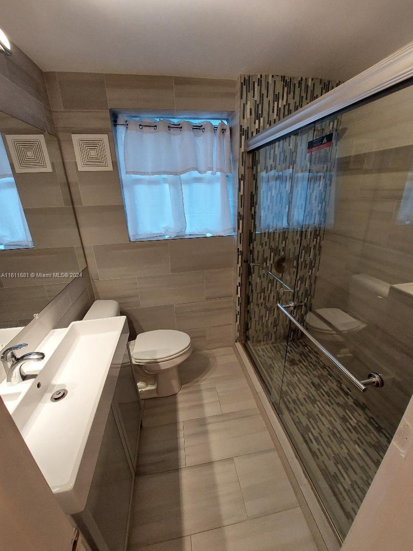 HOLIDAY TOWERS CONDO - Residential Lease