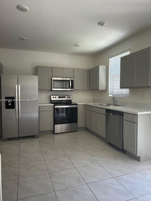 MIAMI LAND AND DEVELOPMEN - Residential Lease