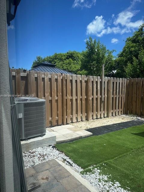 MIAMI LAND AND DEVELOPMEN - Residential Lease