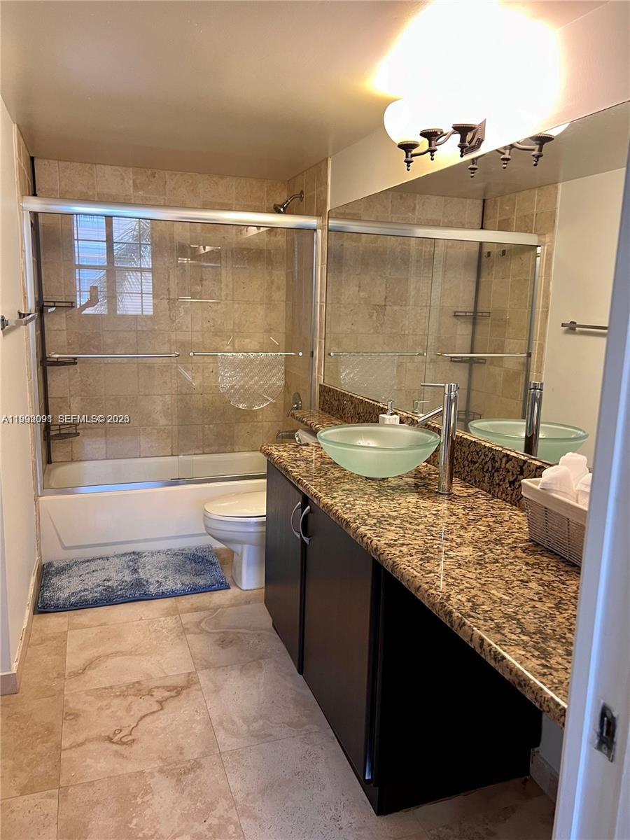 THE YACHT CLUB AT AVENTUR - Residential