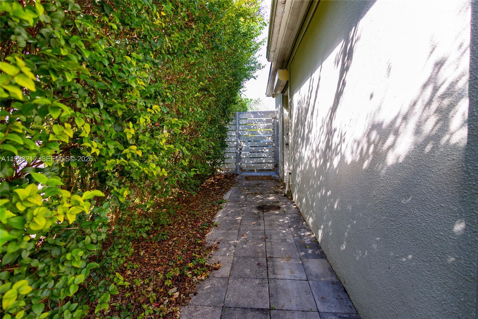 RIVIERA ESTATES 2ND ADDN - Residential