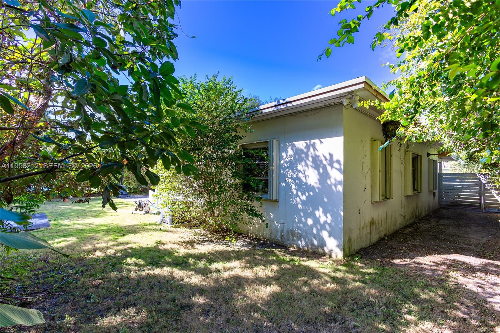 RIVIERA ESTATES 2ND ADDN - Residential