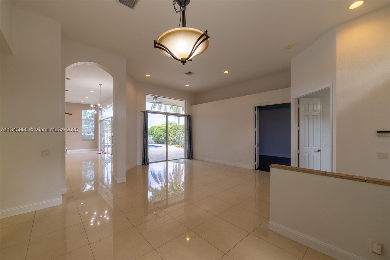 SECTOR 2-PARCELS 11 27 28 - Residential Lease