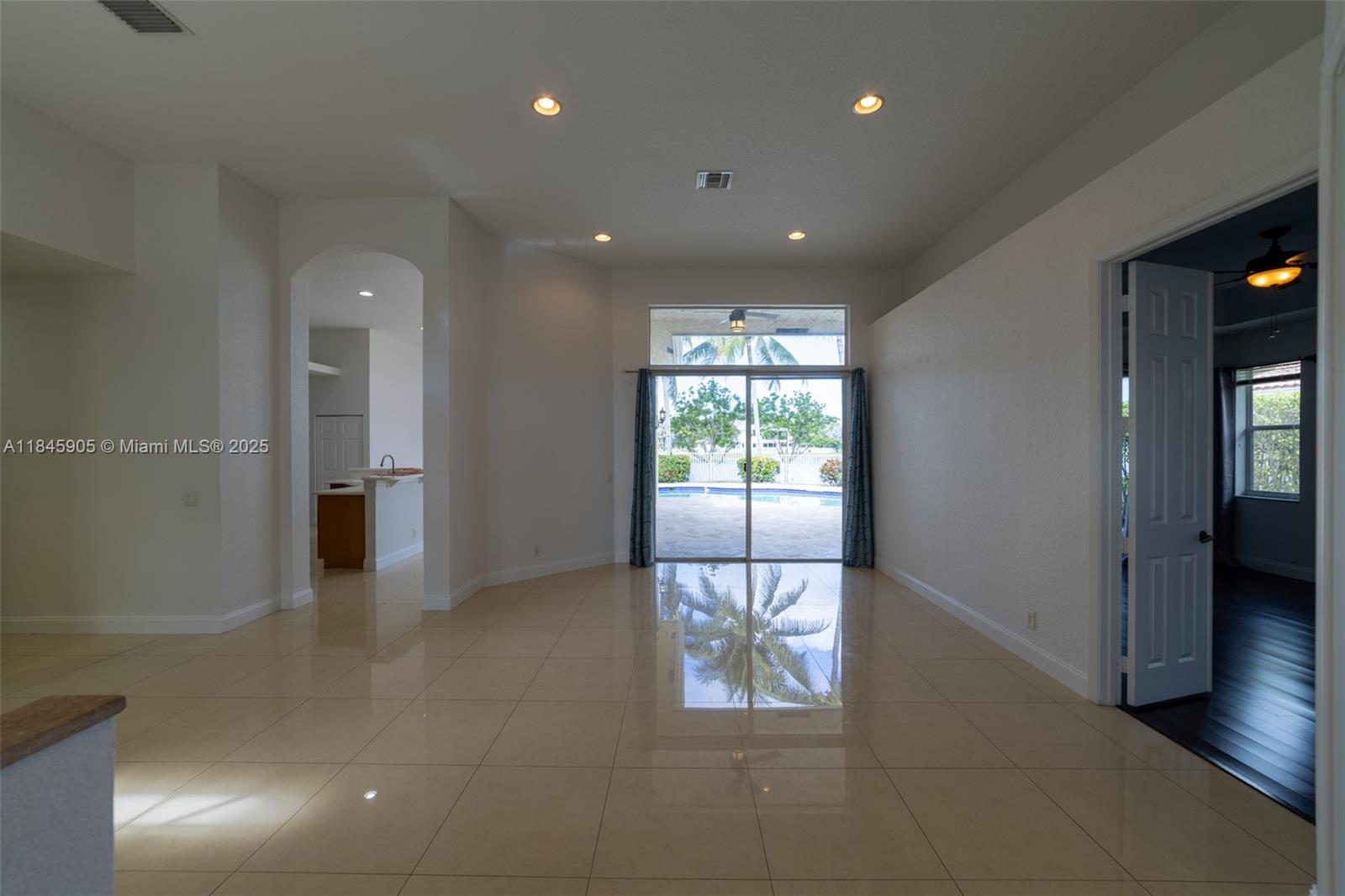 SECTOR 2-PARCELS 11 27 28 - Residential Lease