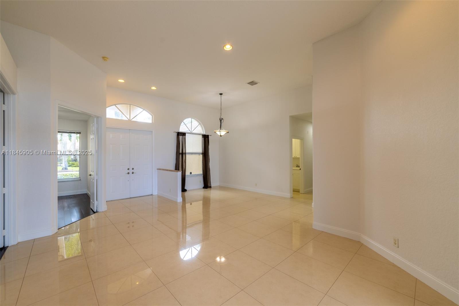 SECTOR 2-PARCELS 11 27 28 - Residential Lease