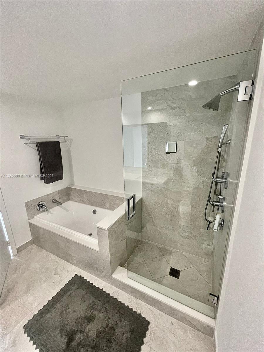 ARIA ON THE BAY CONDO - Residential