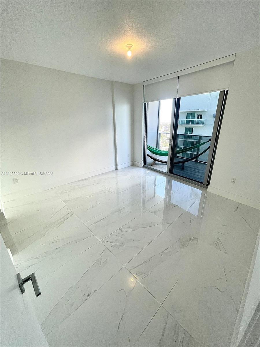 ARIA ON THE BAY CONDO - Residential