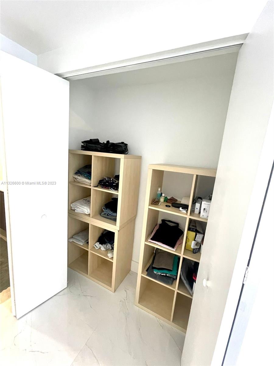 ARIA ON THE BAY CONDO - Residential